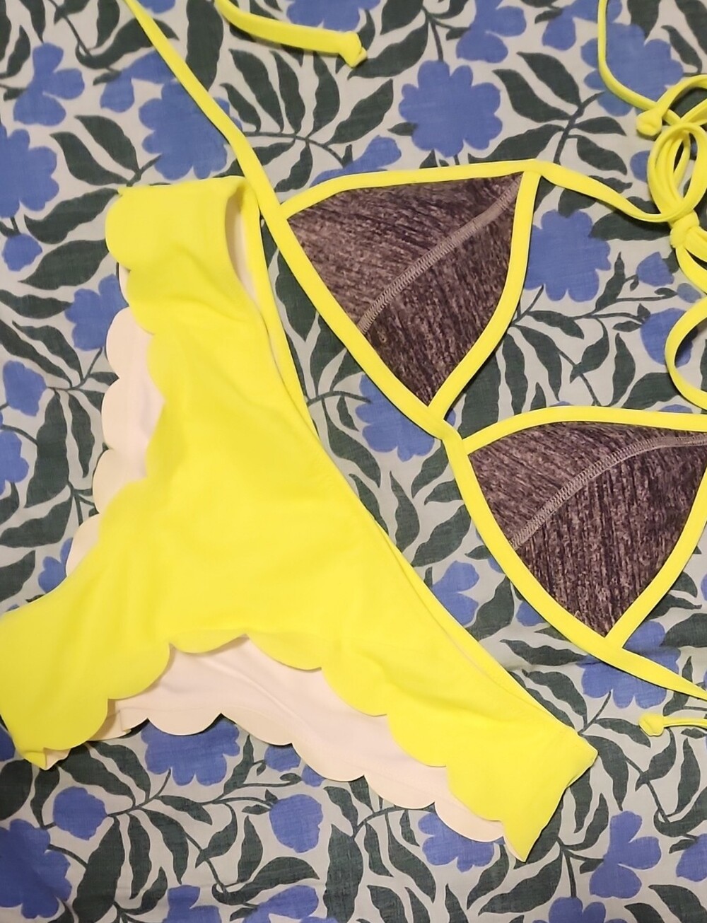 New PINK Victoria's Secret Yellow Scallop-Edge Bikini